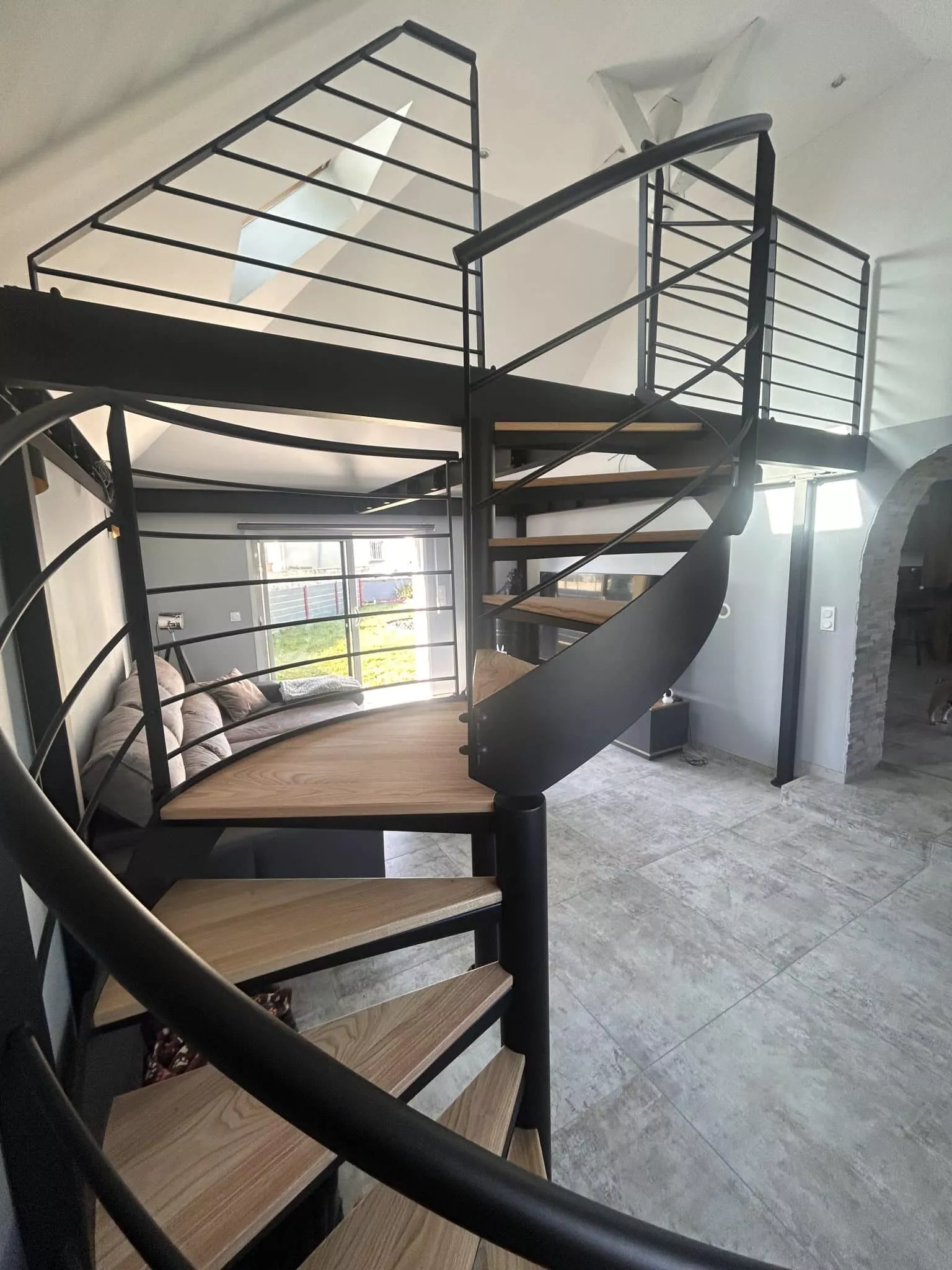 Escaliers métalliques avec mezzanines